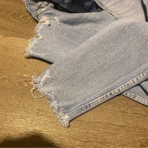 ZARA • High Waist Frayed Jeans - Picture 4 of 4